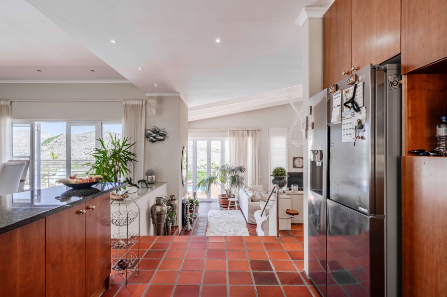 4 Bedroom Property for Sale in Glencairn Heights Western Cape